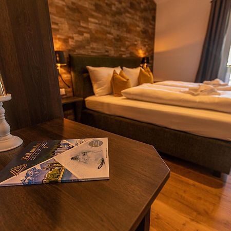Tevini Boutique Suites By We Rent Zell am See Phòng bức ảnh