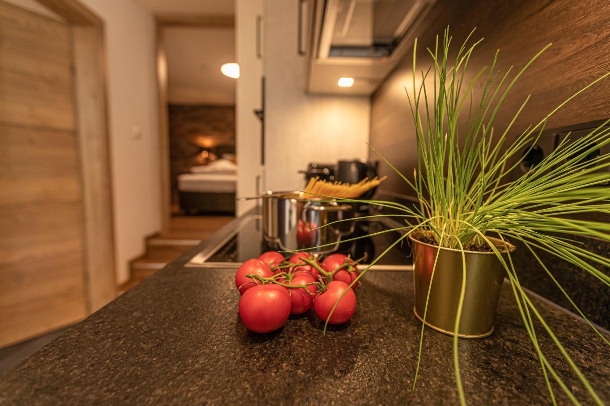 Tevini Boutique Suites By We Rent Zell am See Phòng bức ảnh
